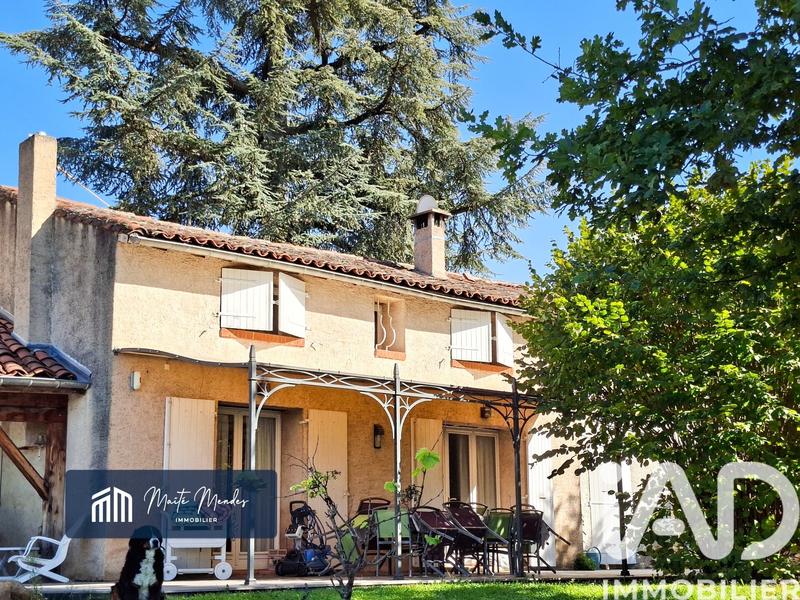 Maison - 231 m² - 9 pièces