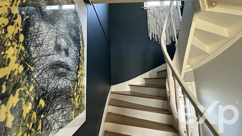 Maison - 199 m² - 8 pièces