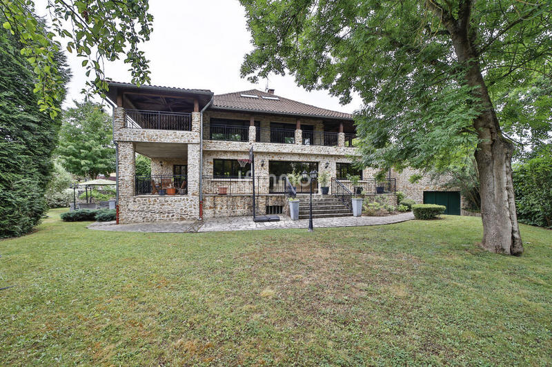 Villa - 253 m² - 8 pièces