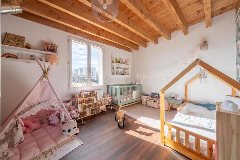 Maison - 202 m² - 5 pièces