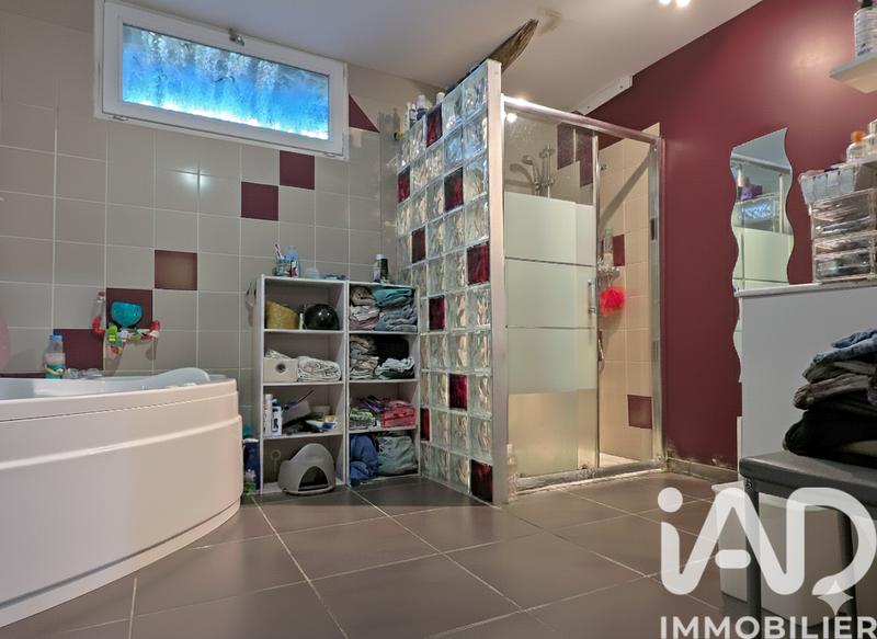 Maison - 200 m² - 8 pièces