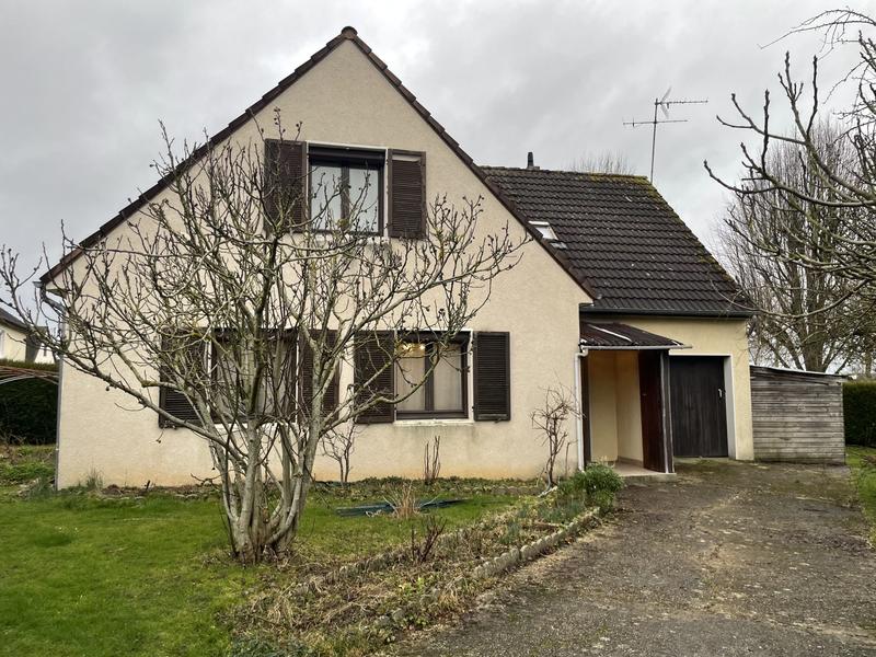 Maison traditionnelle - 137 m² - 6 pièces