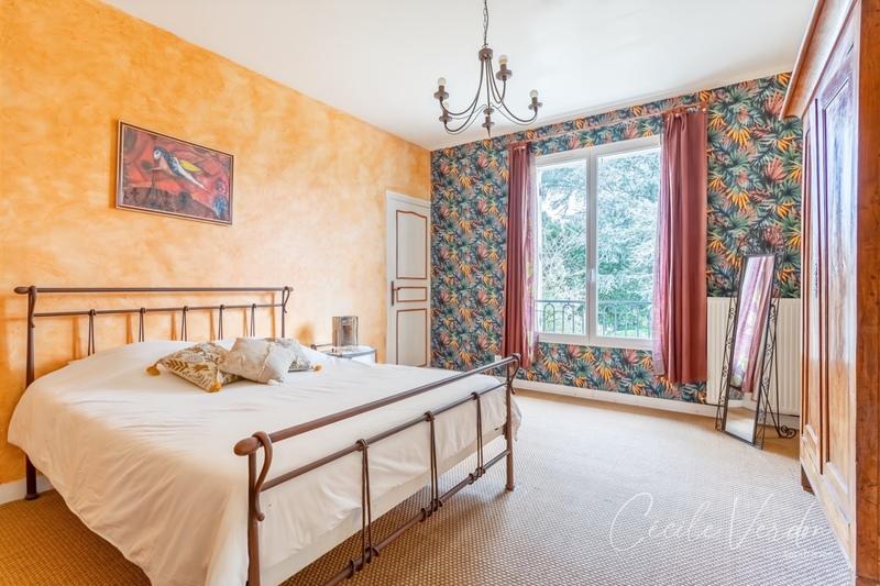 Maison de ville - 250 m² - 11 pièces