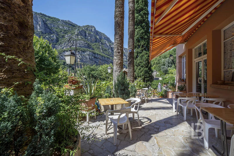 Maison - 500 m² - 20 pièces