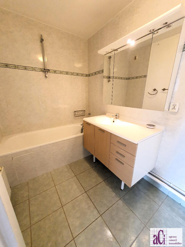 Appartement - 99 m² - 5 pièces