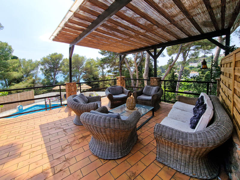 Maison - 213 m² - 6 pièces