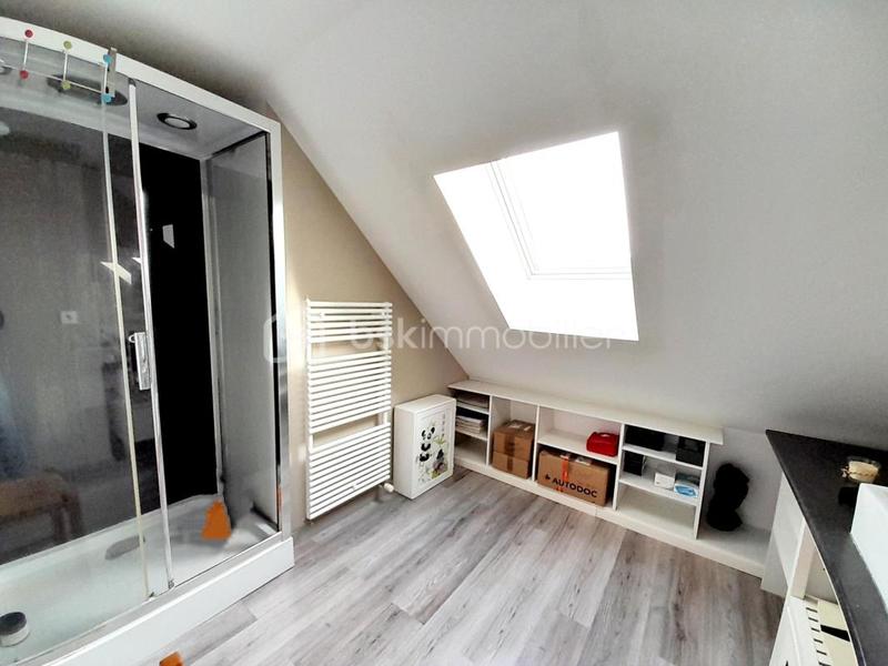 Maison traditionnelle - 183 m² - 7 pièces