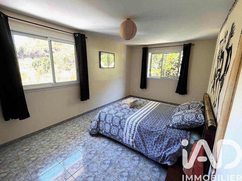 Maison - 280 m² - 13 pièces