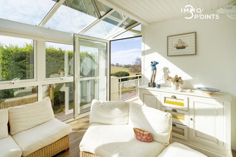 Villa - 275 m² - 16 pièces