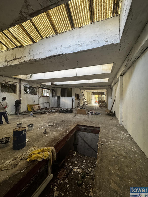 Entrepôt - 187 m²