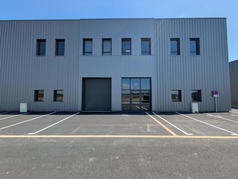 Local d'activités - 1 606 m²
