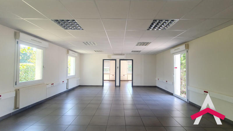 Local d'activités - 468 m²