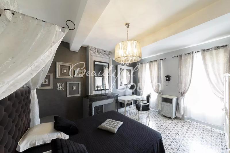 Hôtel particulier - 483 m² - 10 pièces