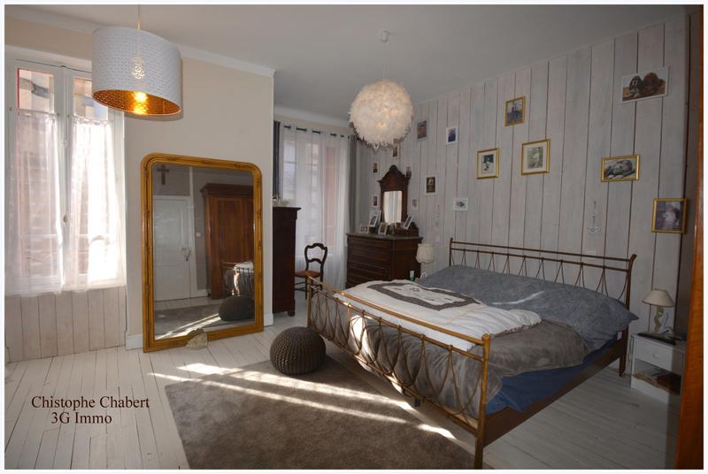 Maison - 252 m² - 18 pièces