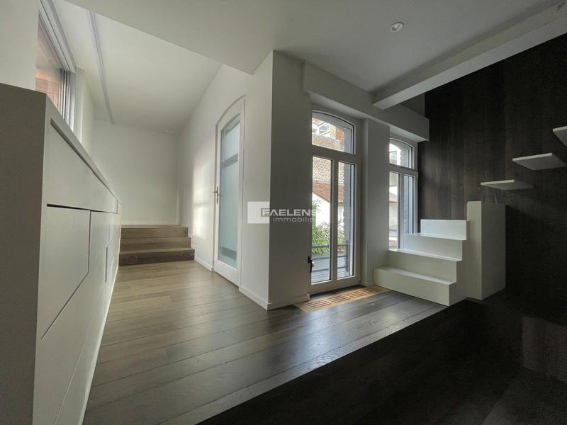 Maison - 435 m² - 5 pièces