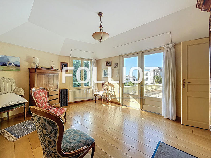 Maison - 187 m² - 8 pièces