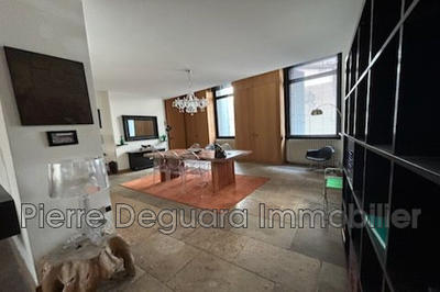 Appartement - 170 m² - 5 pièces