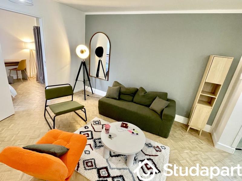 Chambre - 12 m² - 1 pièce