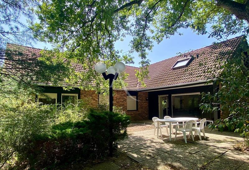 Maison - 210 m² - 7 pièces