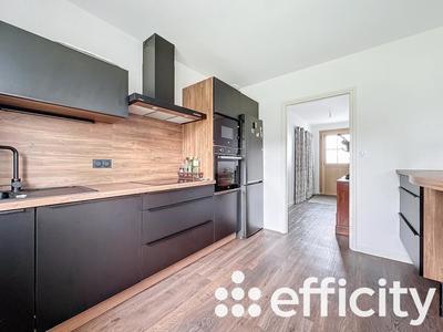 Maison - 93 m² - 4 pièces