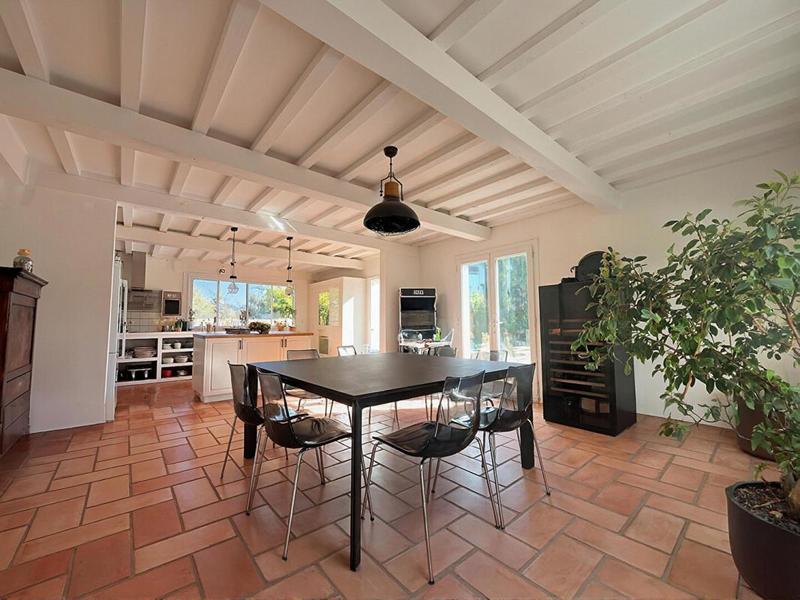 Maison - 274 m² - 9 pièces