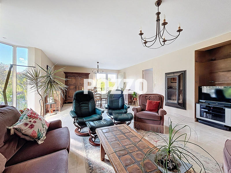 Maison - 200 m² - 6 pièces