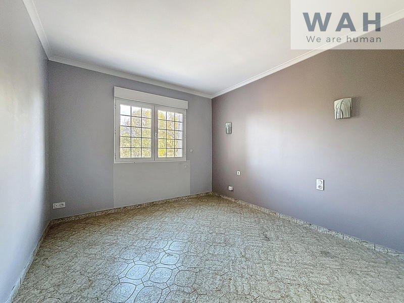 Maison - 390 m² - 13 pièces