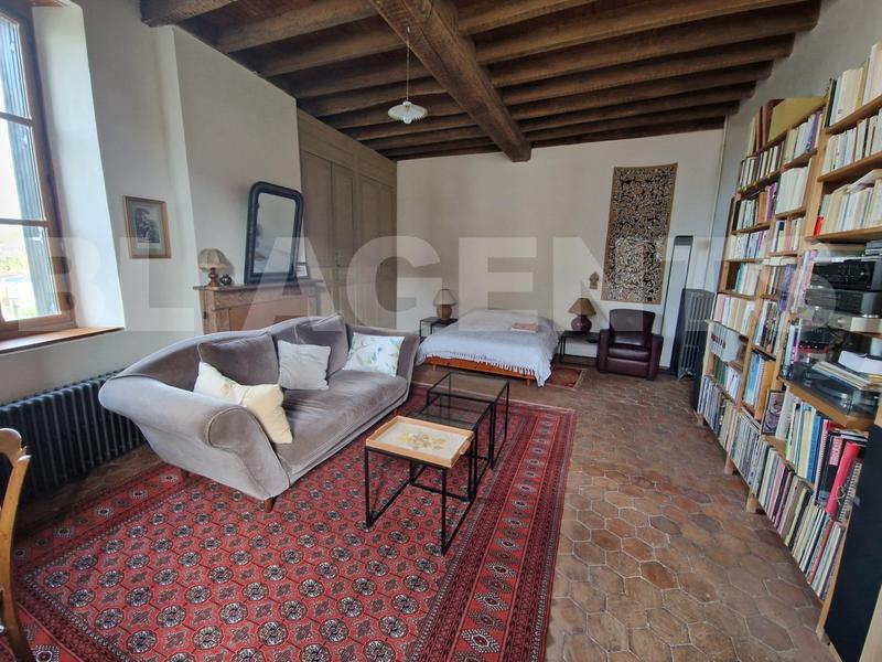 Propriété - 342 m² - 12 pièces