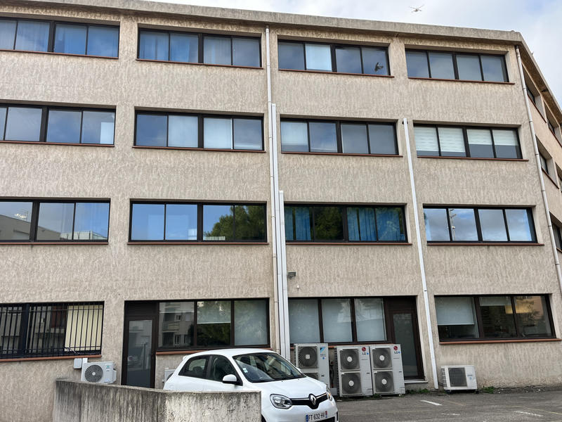 Local commercial - 374 m²