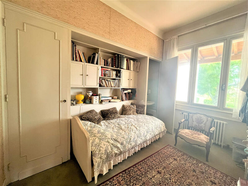 Maison - 200 m² - 9 pièces