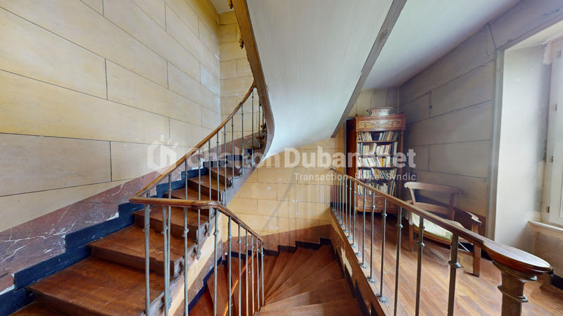 Maison - 466 m² - 17 pièces