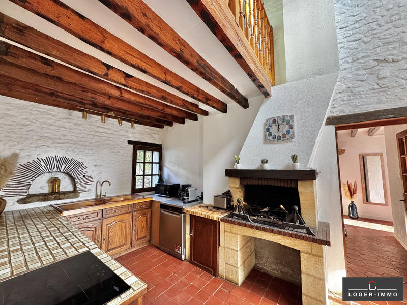 Maison - 302 m² - 9 pièces