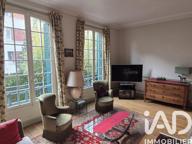 Maison - 180 m² - 7 pièces