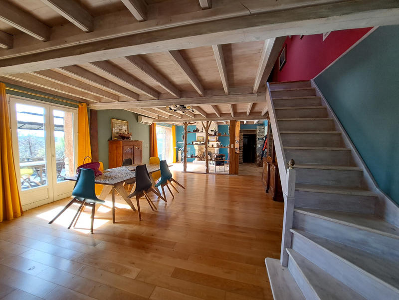 Maison - 260 m² - 9 pièces
