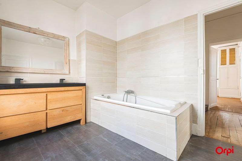 Maison de ville - 207 m² - 7 pièces