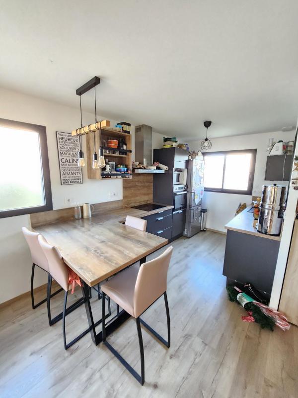 Maison - 93 m² - 4 pièces