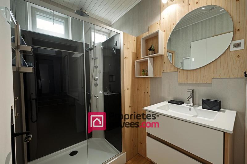 Maison - 180 m² - 7 pièces