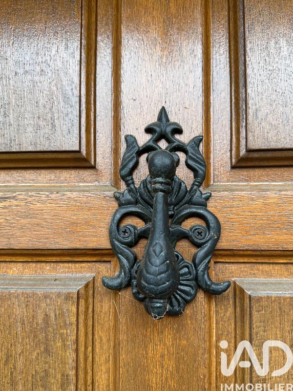 Maison - 210 m² - 8 pièces