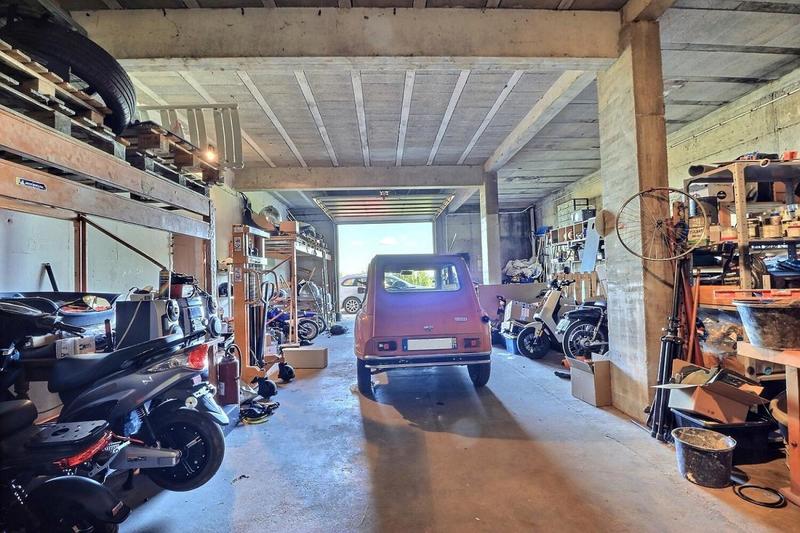 Maison - 266 m² - 11 pièces