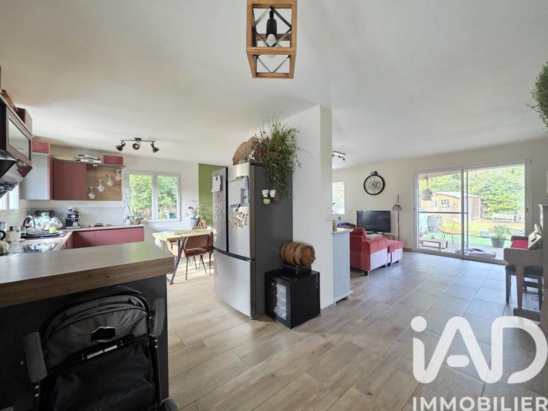 Maison - 99 m² - 5 pièces