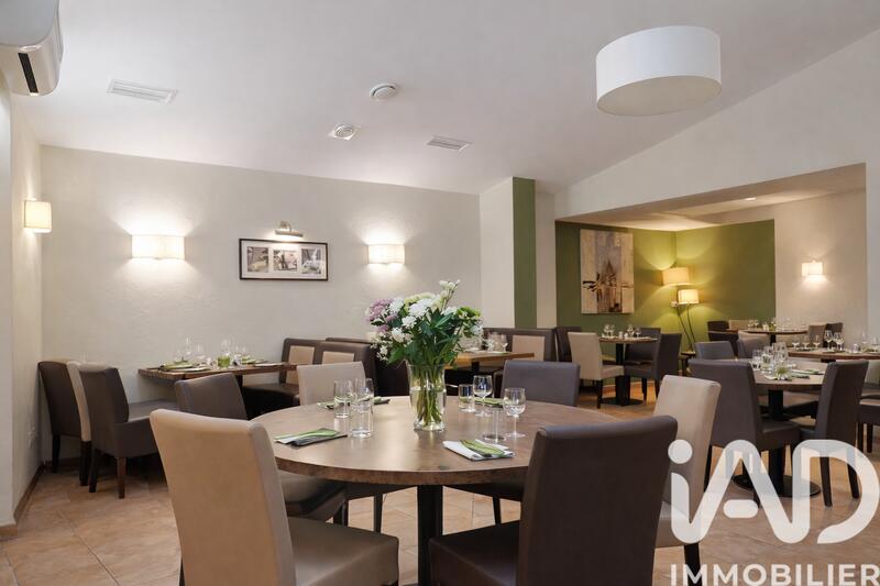 Maison - 360 m² - 10 pièces