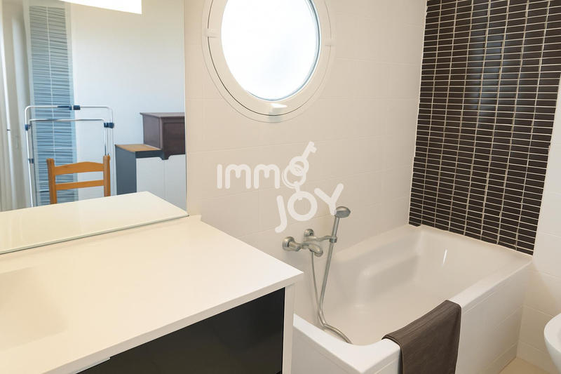 Maison - 96 m² - 4 pièces