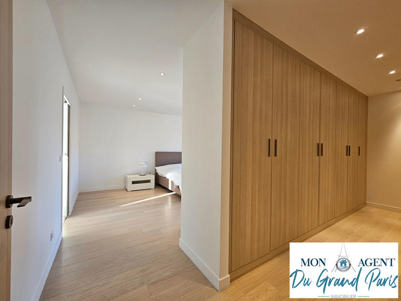 Maison - 480 m² - 10 pièces