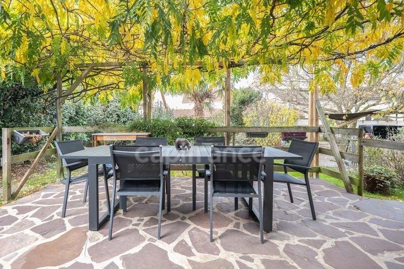 Maison - 180 m² - 8 pièces