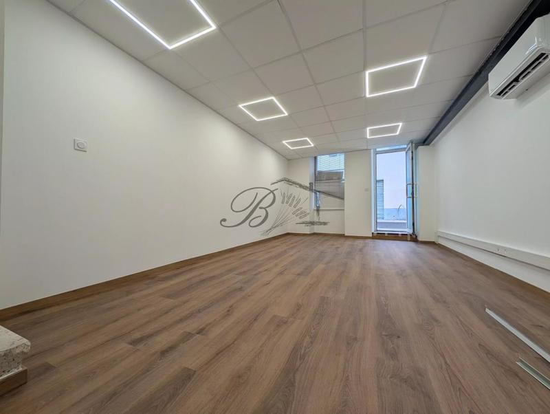 Bureau - 67 m² - 3 pièces