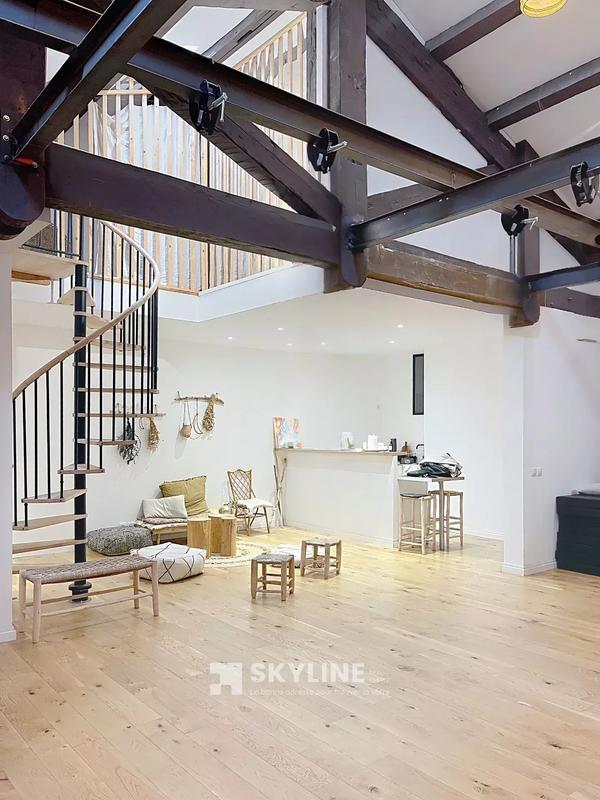 Appartement - 99 m² - 1 pièce