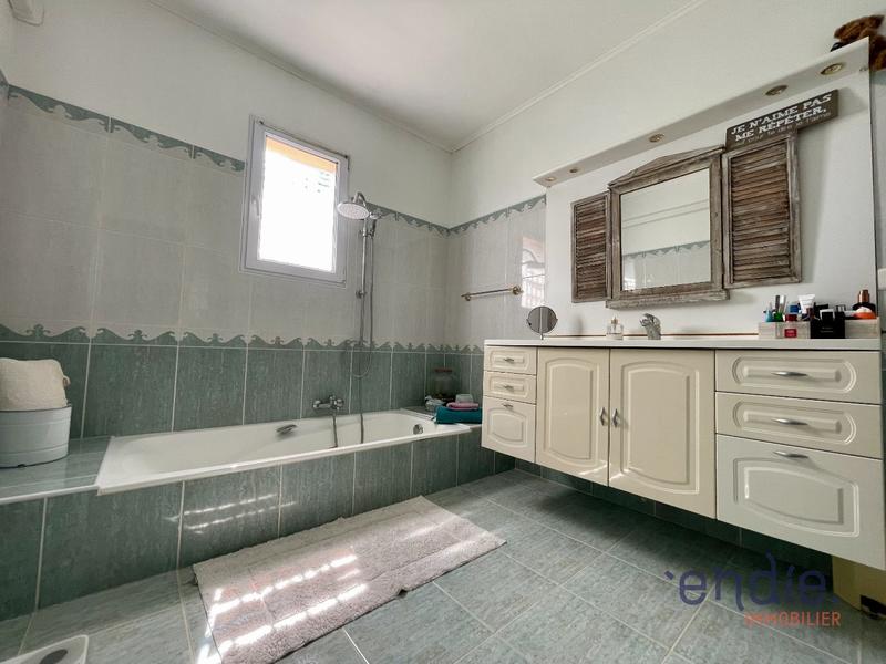 Maison - 169 m² - 5 pièces