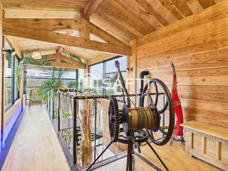 Maison - 231 m² - 5 pièces