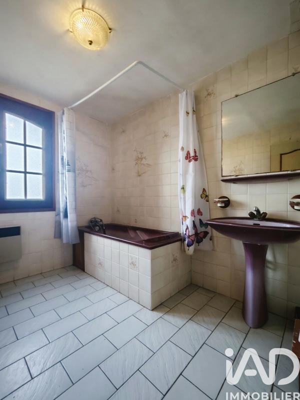 Maison - 217 m² - 8 pièces