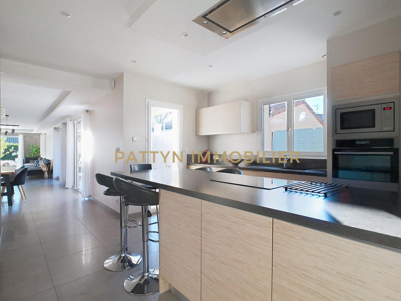 Maison - 159 m² - 7 pièces